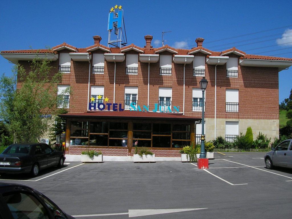 Hotel San Juan Revilla De Camargo Zewnętrze zdjęcie